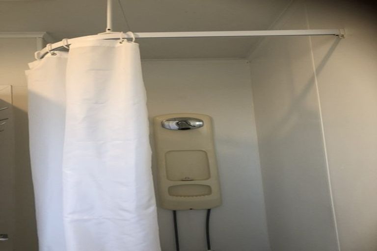 Photo of property in Shakespeare Flats, 8/48 Merton Street, Trentham, Upper Hutt, 5018