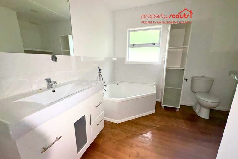 Photo of property in 145 Ruskin Road, Newlands, Wellington, 6037