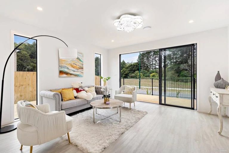 Photo of property in 9 Skanda Crescent, Flat Bush, Auckland, 2019