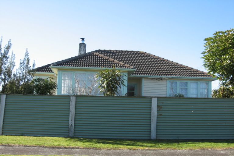 Photo of property in 50 Goldsmith Crescent, Levin, 5510