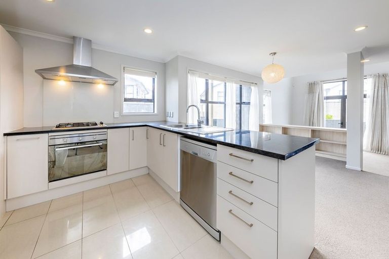 Photo of property in 18 Hirimate Place, Flat Bush, Auckland, 2019