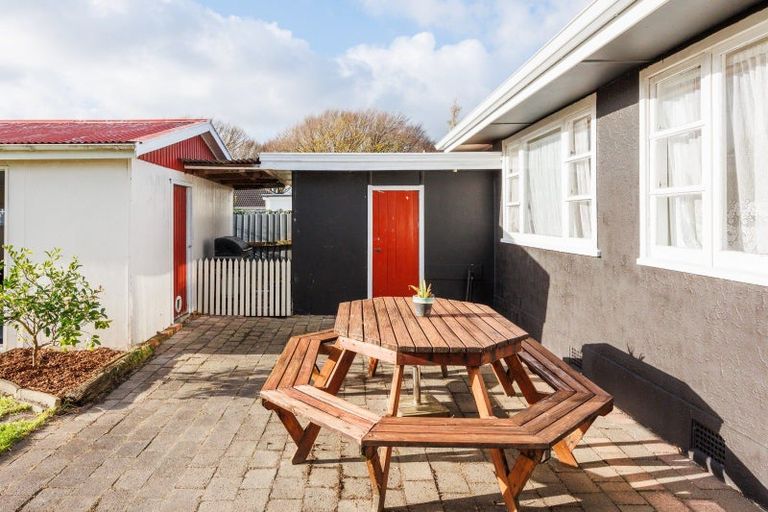 Photo of property in 23 Featherston Street, Takaro, Palmerston North, 4412