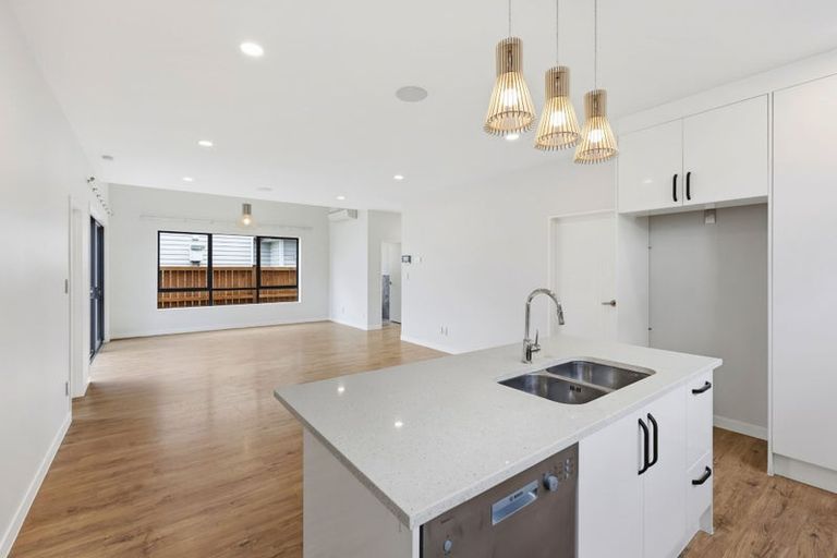 Photo of property in 9 Mccaw Avenue, Whenuapai, Auckland, 0618