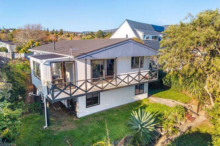 Photo of property in 11 Roband Crescent, Brown Owl, Upper Hutt, 5018