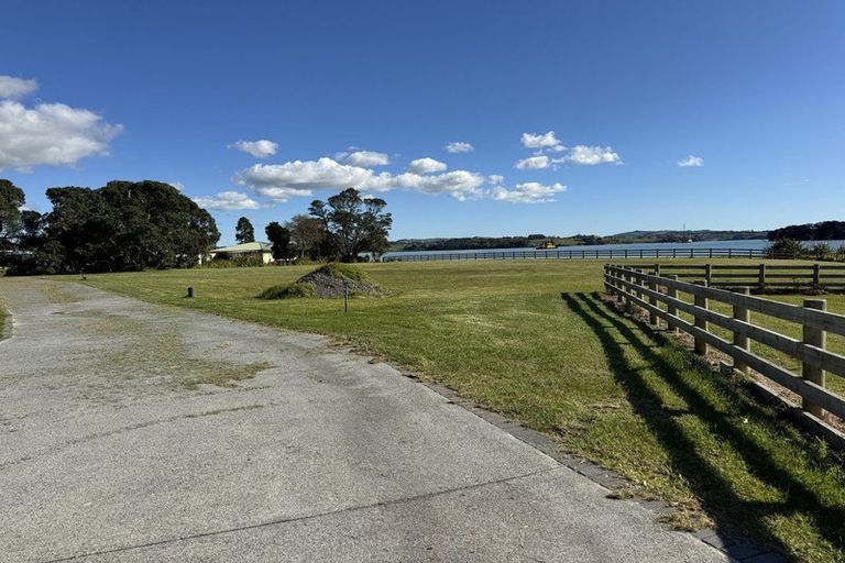 Photo of property in 17 Goble Road, Clarks Beach, 2679