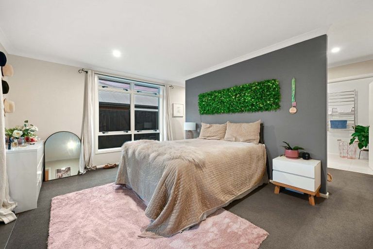 Photo of property in 21 Norfolk Drive, Cambridge, 3434