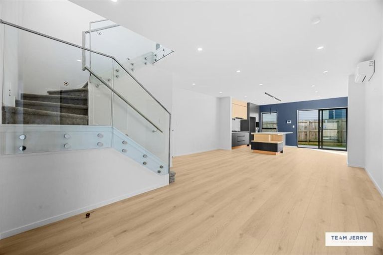 Photo of property in 339b Bucklands Beach Road, Bucklands Beach, Auckland, 2012