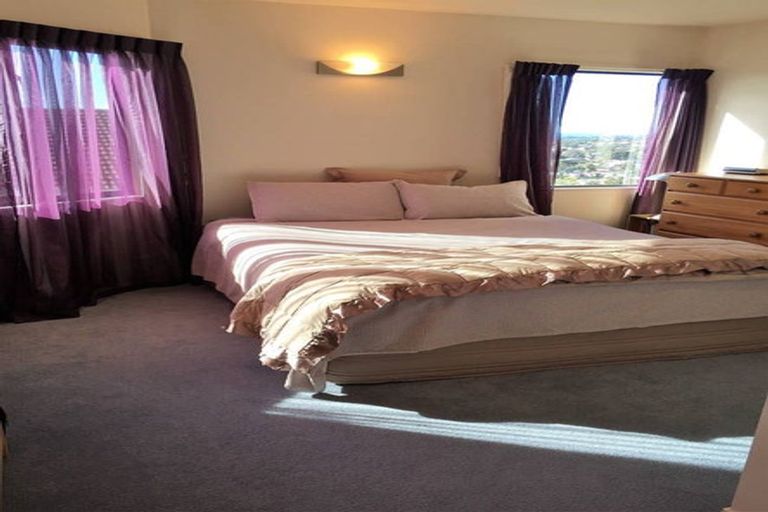 Photo of property in 1/41 High Road, Glenfield, Auckland, 0629