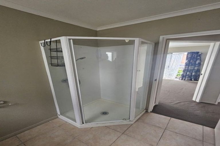 Photo of property in 86 Reeves Road, Pakuranga Heights, Auckland, 2010