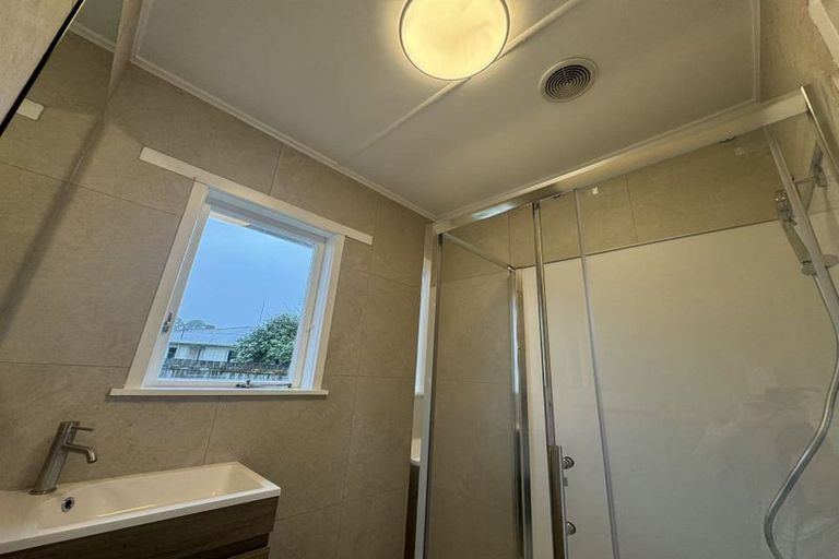 Photo of property in 2 Cameron Road, Hamilton East, Hamilton, 3216
