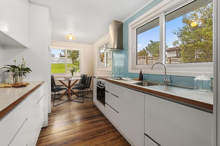 Photo of property in 88a Kervil Avenue, Te Atatu Peninsula, Auckland, 0610