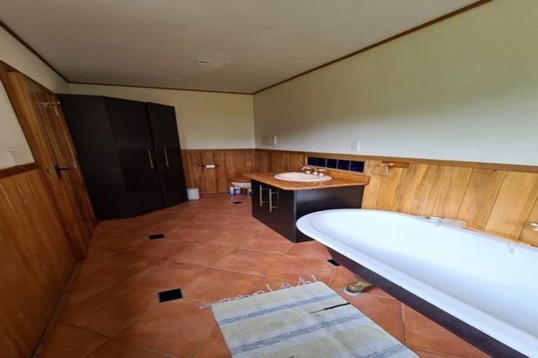 Photo of property in 9 Lindaver Grove, Merrilands, New Plymouth, 4312