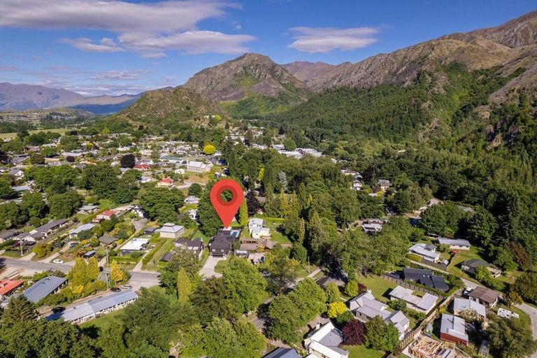 Photo of property in 4 Cardigan Street, Arrowtown, 9302
