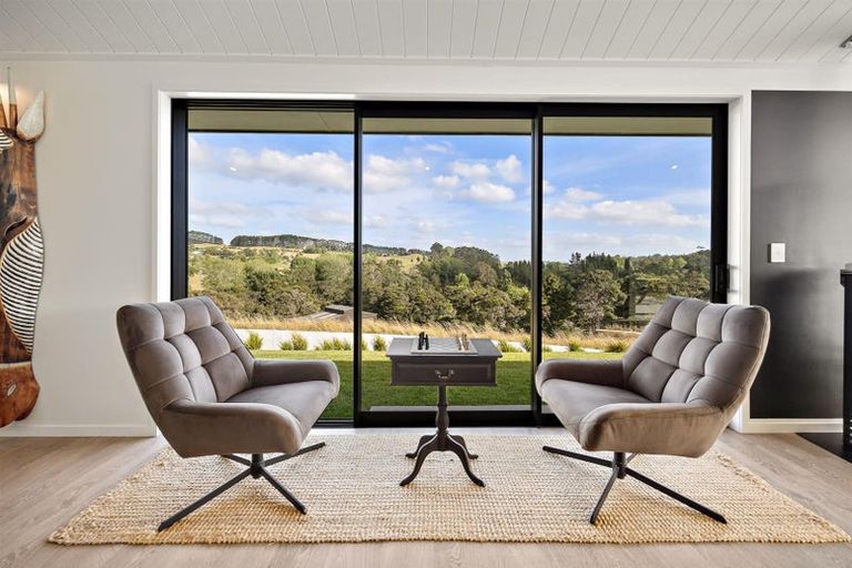 Photo of property in 1056 Peak Road, Helensville, 0875