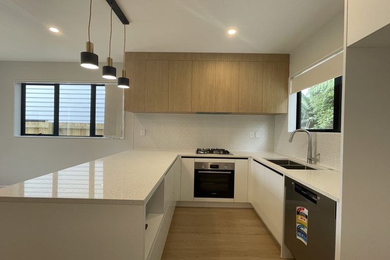 Photo of property in 30b Lowtherhurst Road, Massey, Auckland, 0614