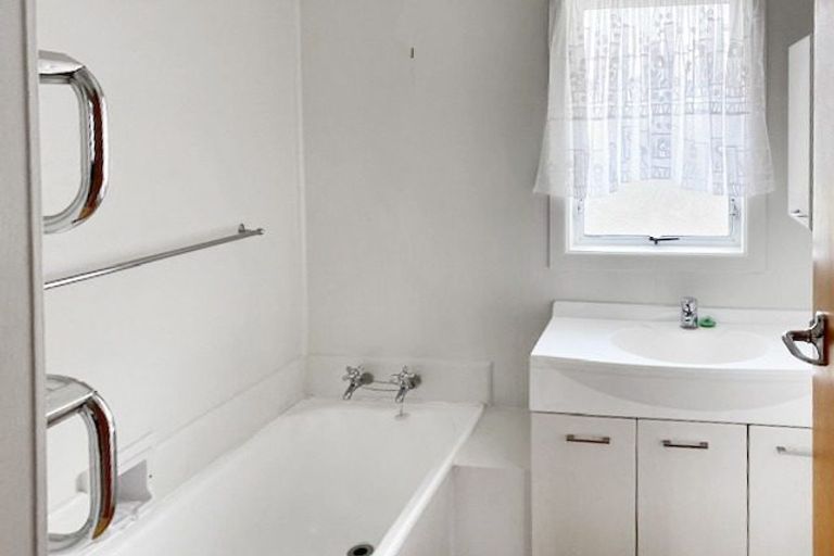 Photo of property in 15 Karaka Place, Tokoroa, 3420