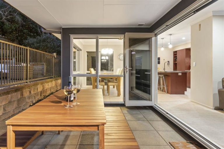 Photo of property in 16 Kittiwake Drive, Schnapper Rock, Auckland, 0632