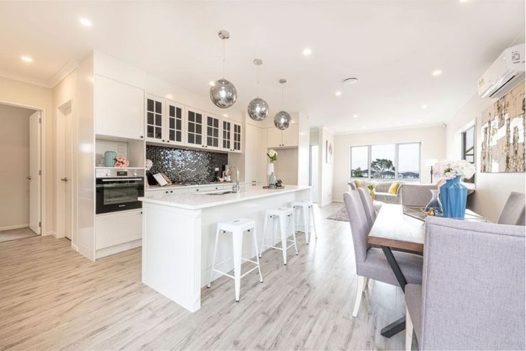 Photo of property in 43 Cloonlyon Drive, Flat Bush, Auckland, 2019