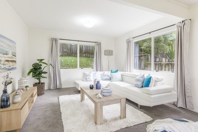 Photo of property in 21 Shetland Street, Glen Eden, Auckland, 0602