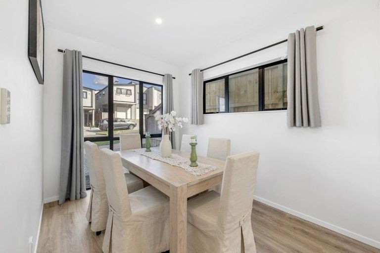 Photo of property in 8 Frontier Lane, Flat Bush, Auckland, 2019