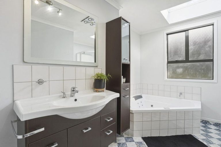 Photo of property in 360 Kaikorai Valley Road, Bradford, Dunedin, 9011