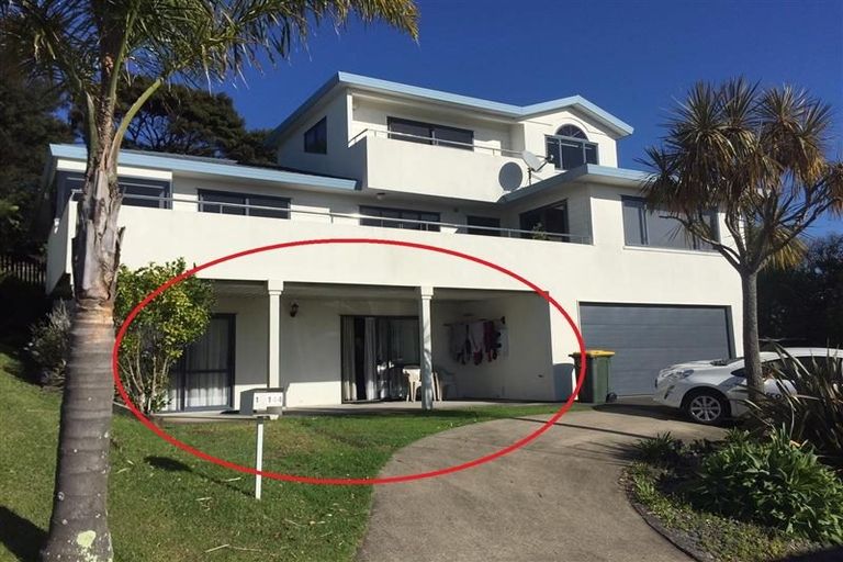Photo of property in 144 Red Beach Road, Red Beach, 0932