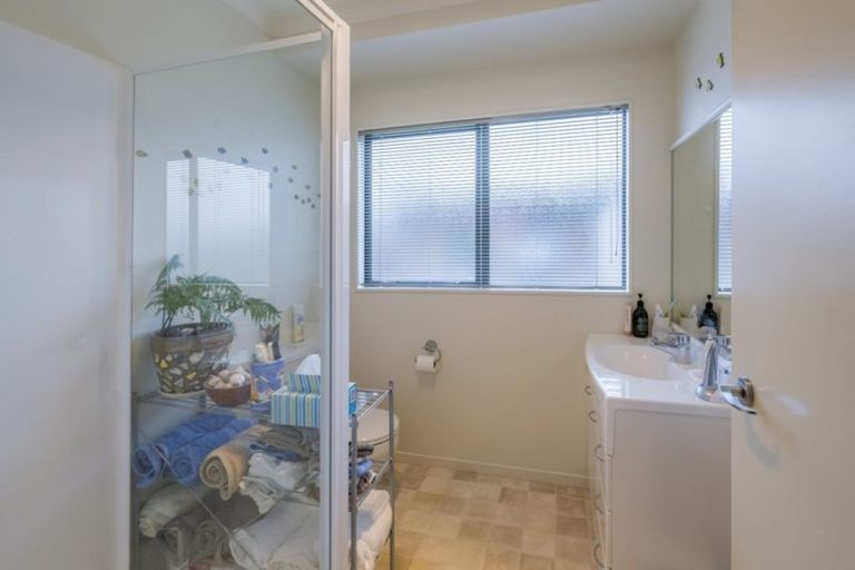 Photo of property in Rangeview Villas, 10/9 Fuller Close, Levin, 5510