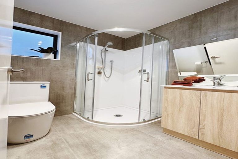 Photo of property in 12/9 Schnapper Rock Road, Greenhithe, Auckland, 0632
