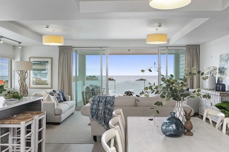 Photo of property in 154 Marine Parade, Mount Maunganui, 3116