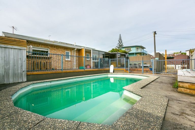 Photo of property in 98 Ngamotu Road, Spotswood, New Plymouth, 4310