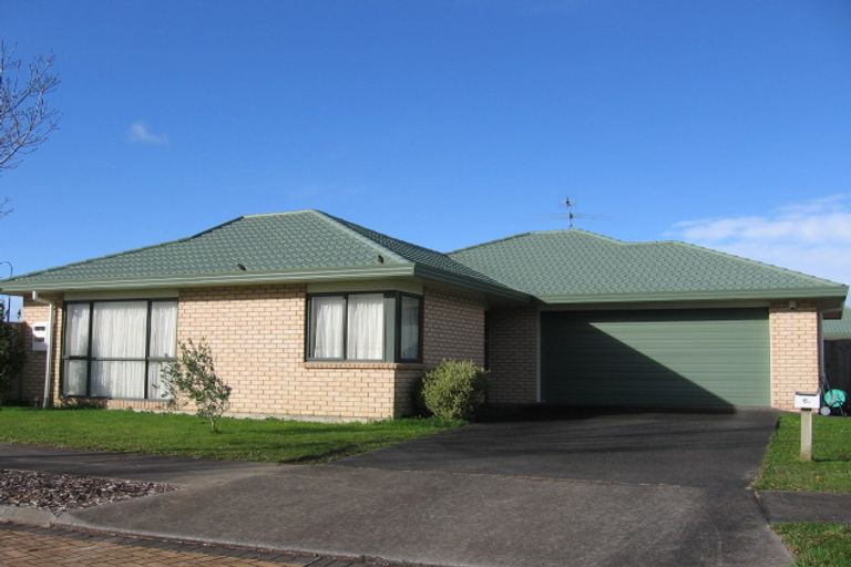 Photo of property in 6 Nier Place, East Tamaki Heights, Auckland, 2016