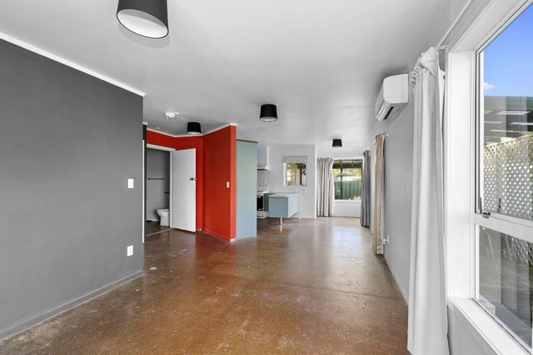 Photo of property in 4/5 Westminster Road, Wainuiomata, Lower Hutt, 5014