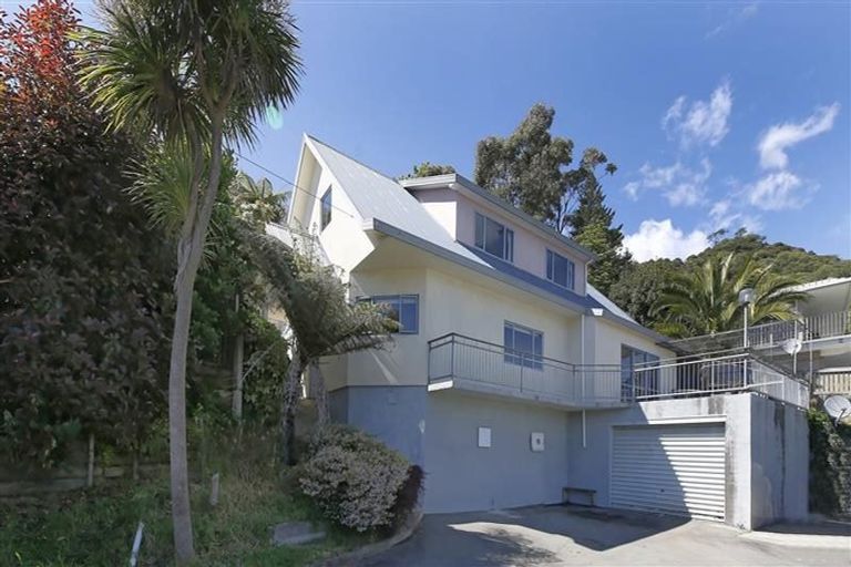 Photo of property in 12a Broadway, Picton, 7220