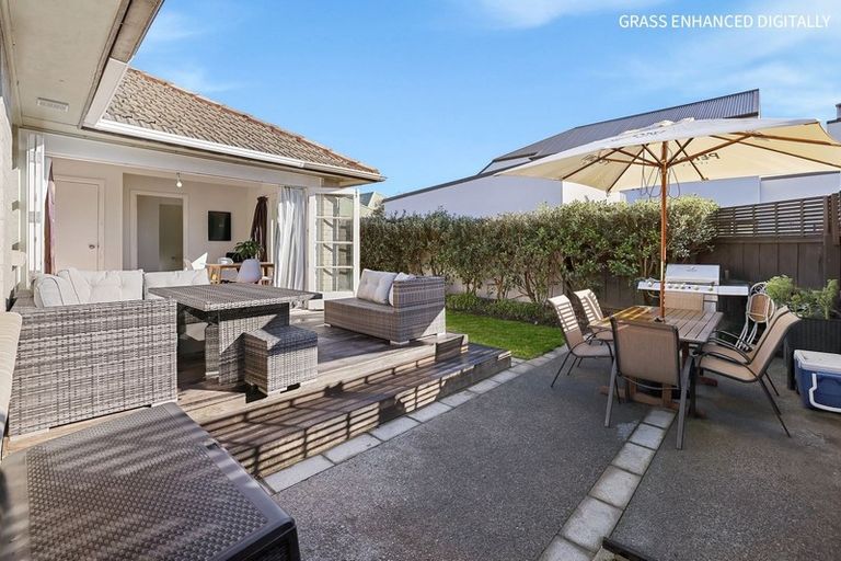 Photo of property in 207 Innes Road, St Albans, Christchurch, 8052