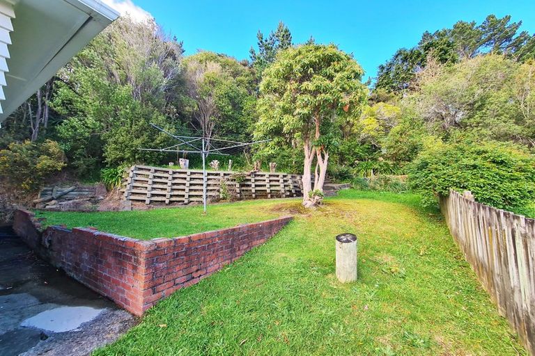 Photo of property in 27 Fraser Street, Wainuiomata, Lower Hutt, 5014