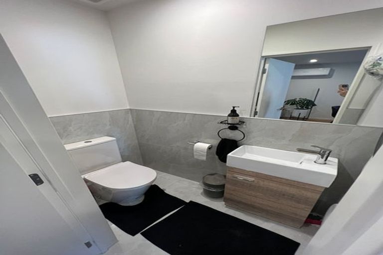 Photo of property in 17e Craigbank Avenue, New Lynn, Auckland, 0600