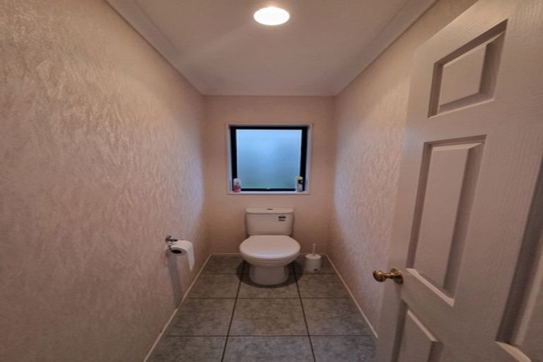 Photo of property in 91 Moyrus Crescent, East Tamaki Heights, Auckland, 2016