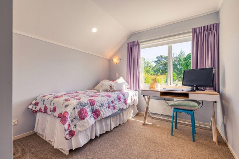 Photo of property in 35 Great North Road, Riverhead, 0820