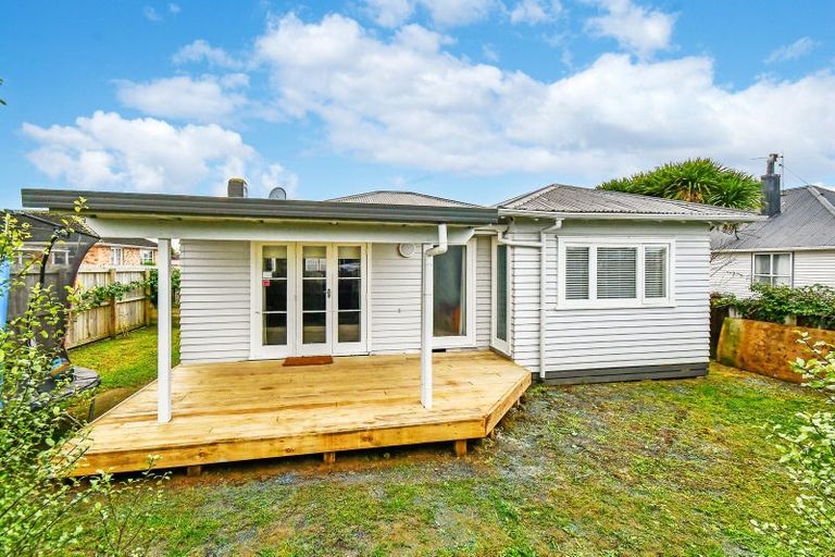 Photo of property in 6 Church Street, Tuakau, 2121