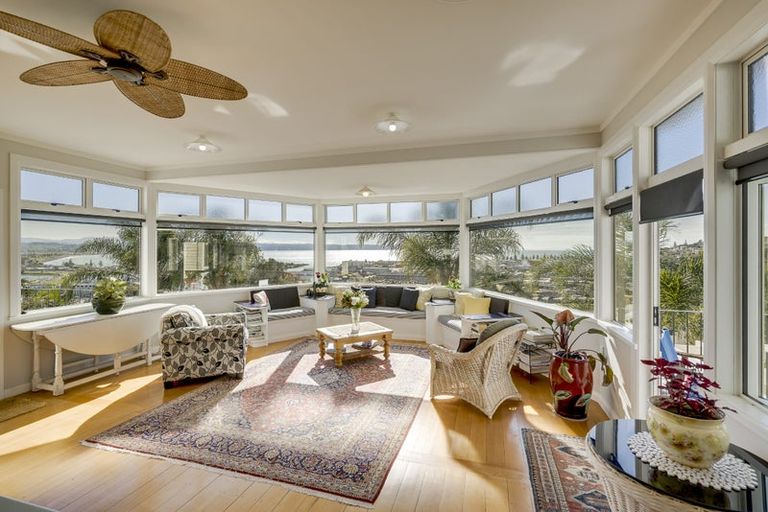 Photo of property in 40 Hospital Terrace, Hospital Hill, Napier, 4110