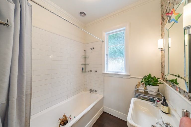 Photo of property in 34 Singers Road, Korokoro, Lower Hutt, 5012