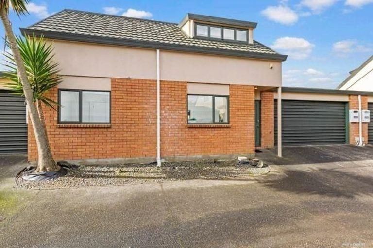 Photo of property in 5/1 Melview Place, New Lynn, Auckland, 0600