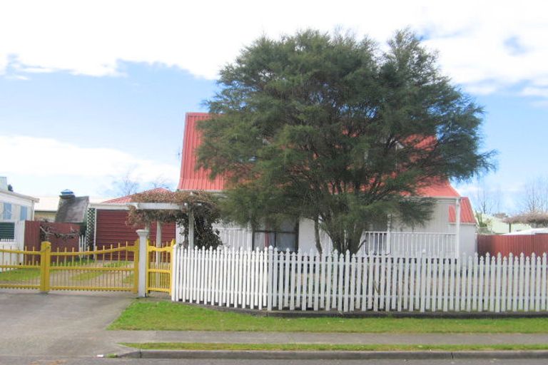 Photo of property in 104 Hilton Drive, Whangamata, 3620