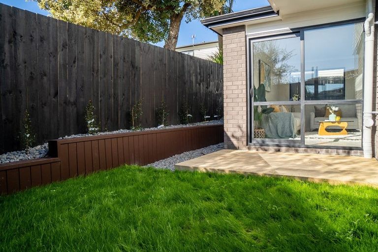 Photo of property in 27 Hill Crescent, Papakura, 2110