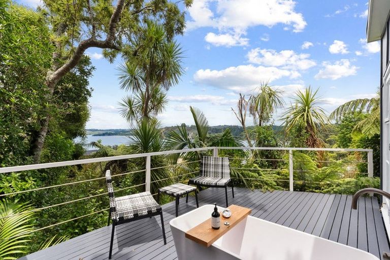 Photo of property in 207 Wade River Road, Wade Heads, Whangaparaoa, 0932