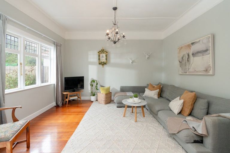 Photo of property in 86 The Parade, Island Bay, Wellington, 6023