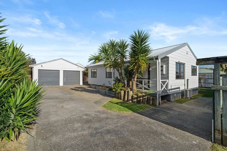Photo of property in 2/4 Laurie Avenue, Papakura, 2110