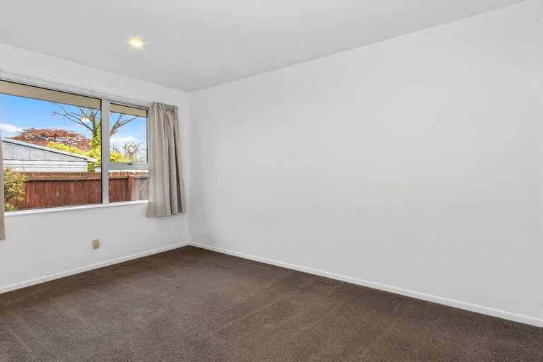 Photo of property in 2/9c Lydbury Place, Parklands, Christchurch, 8083