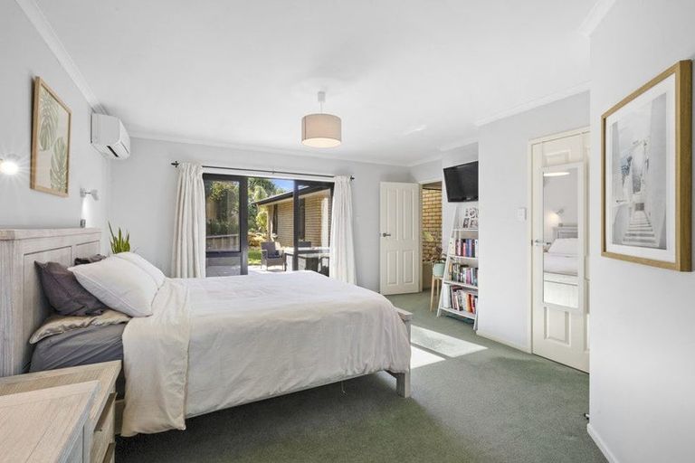 Photo of property in 4 Willow Place, Whalers Gate, New Plymouth, 4310