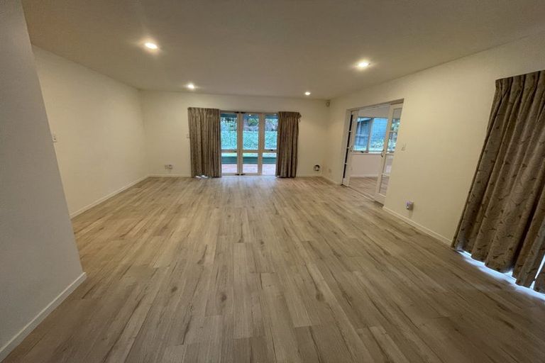 Photo of property in 2/47 Lavery Place, Sunnynook, Auckland, 0632